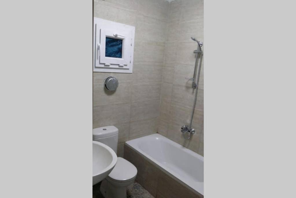 Sunny Modern Apartment With Good Internet, Near From City Center Of Alexandria Exteriör bild